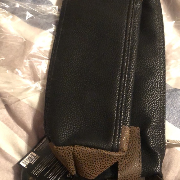 Men’s Manscaped Package: The Shed 12” Long Bag, Crop Preserver & Reviver (NEW) - Picture 6 of 8